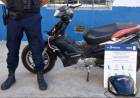 Dos delincuentes llevaban a tiro una moto robada en el centro
