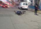 Una menor iba a la escuela y una moto la embistió