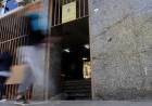 Detuvieron a un hombre acusado de abusar de sus dos hijas en Villa Arias