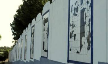 Se presentó la puesta en valor del Viacrucis y concluyó el cierre perimetral del cementerio