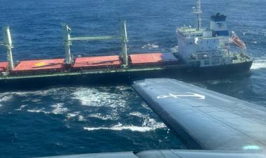 La Armada Argentina controla la flota pesquera China en el mar argentino