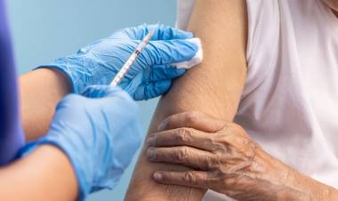 Farmacias aseguran que reciben muy pocas vacunas antigripales de PAMI