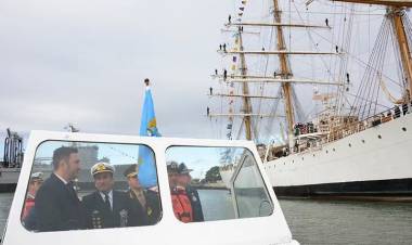 Se define el futuro del viaje de instrucción de la Fragata ARA Libertad