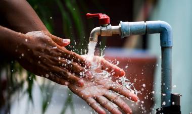 Desde ABSA se pidió un aumento de la tarifa de agua potable del 100%, en dos tramos