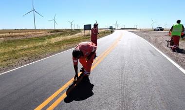 Vialidad Nacional colocó tachas reflectivas en la intersección de la ruta 3 y 3 vieja
