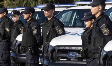 Anuncian un nuevo aumento salarial para los policías de la Provincia de Buenos Aires