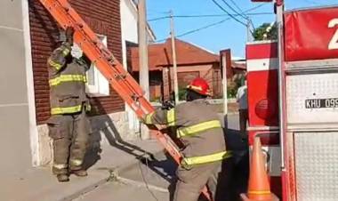 Un hombre que colocaba membranas en un techo, resultó con quemaduras en su cuerpo 
