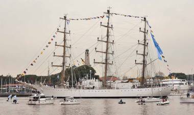 La fragata ARA “Libertad” zarpó rumbo a un nuevo Viaje de Instrucción