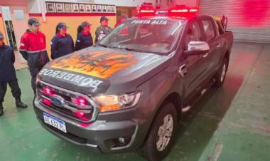 Bomberos Voluntarios de Punta Alta recibieron una nueva unidad