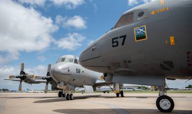 Se presentó oficialmente un nuevo avión P-3C Orion