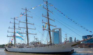 La Fragata ARA Libertad permanecería en Buenos Aires al menos hasta fin de año