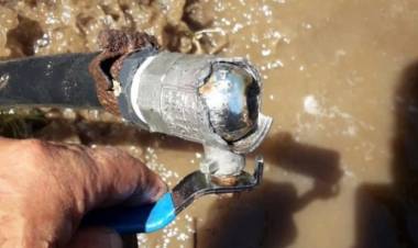 La perdida de agua de calle Río Negro era por una conexión ilegal afirmaron desde ABSA