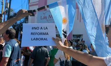 Se realizó una concentración como medida de fuerza en el centro de Punta Alta 