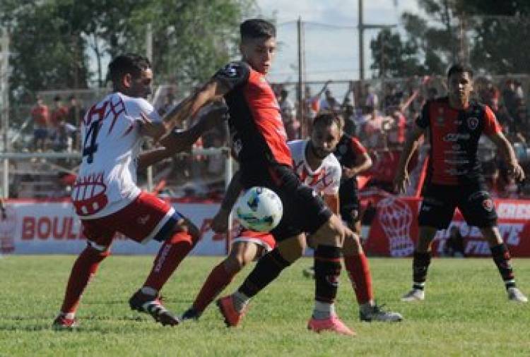 Sporting cayó con Huracán y se complicaron sus chances de seguir en el Regional Federal