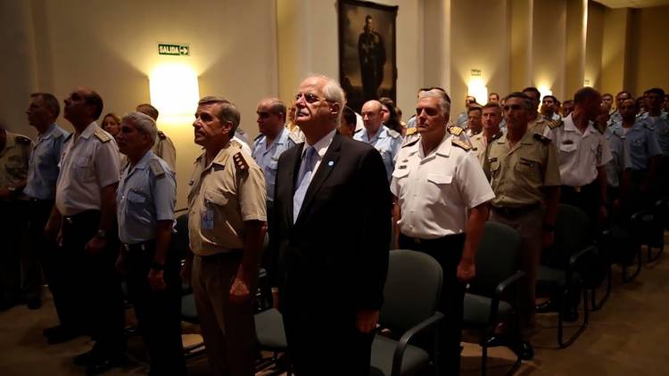 Ministro Taiana: "En Rosario, las Fuerzas Armadas van a realizar tareas de apoyo a la comunidad”