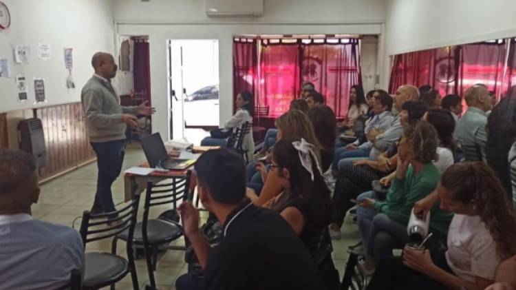 Se realizó una capacitación en favor de los derechos de los vecinos con discapacidad