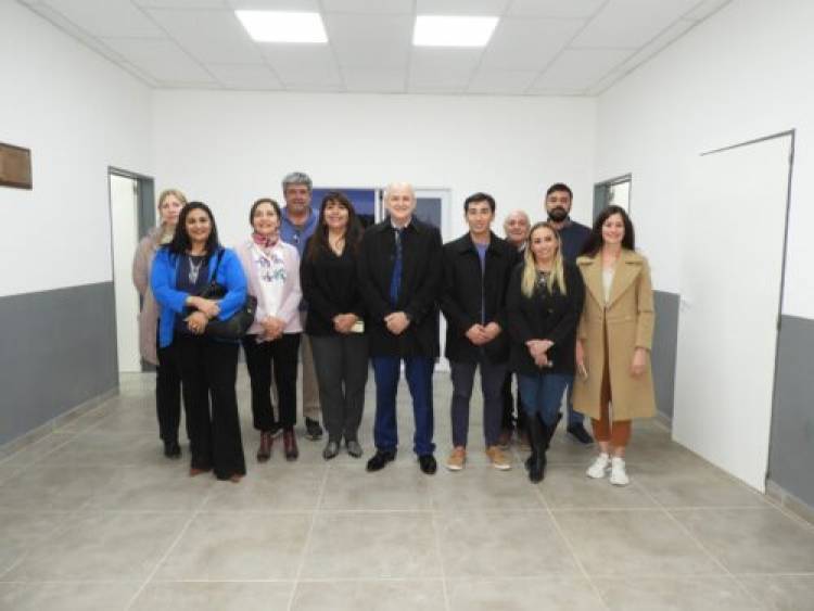 El Intendente Uset recorrió las obras de ampliación finalizadas en el Instituto 190 