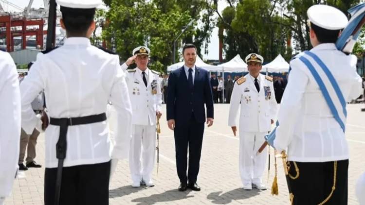 La Armada Argentina prohibió el uso de la barba para el personal en actividad