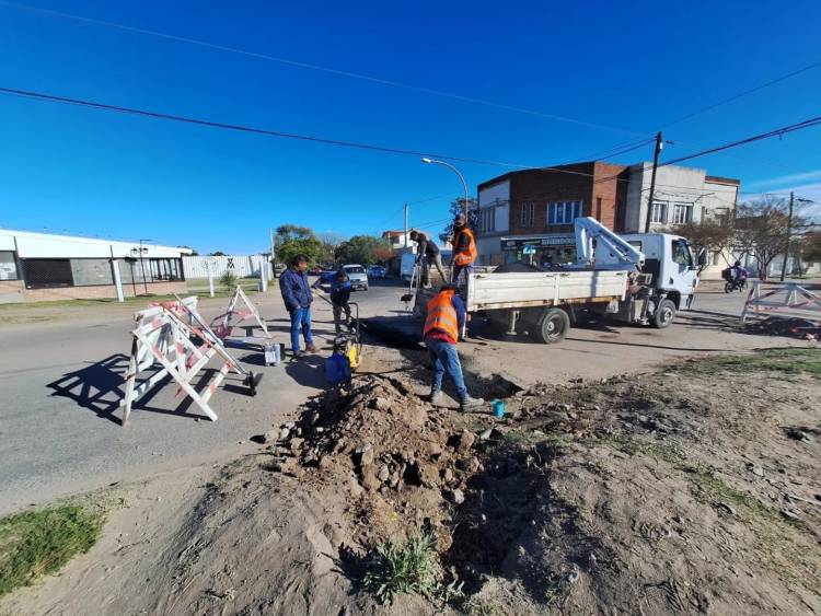 Continúan los trabajos de reparación de los cruces de calles en Punta Alta