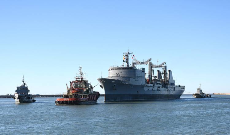 El buque logístico ARA “Patagonia” regresó a la Base Naval Puerto Belgrano