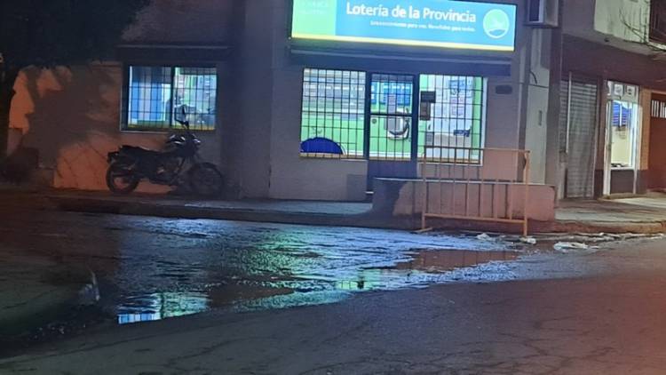 Convivir con aguas servidas y con respuestas que no alcanzan en Punta Alta