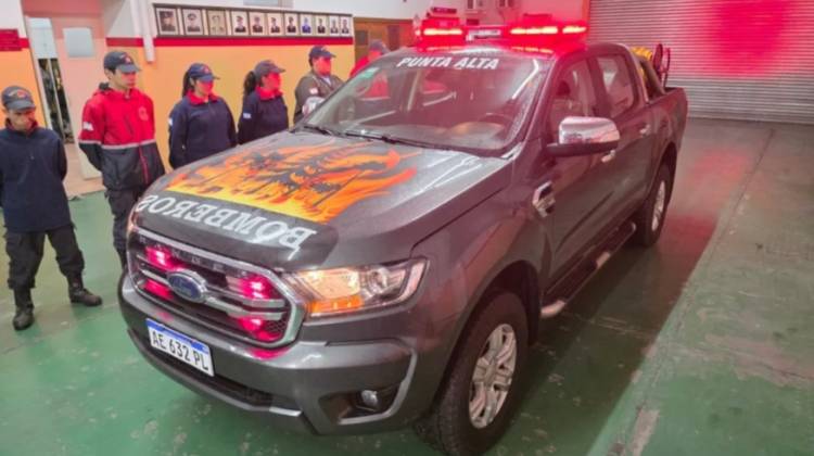Bomberos Voluntarios de Punta Alta recibieron una nueva unidad