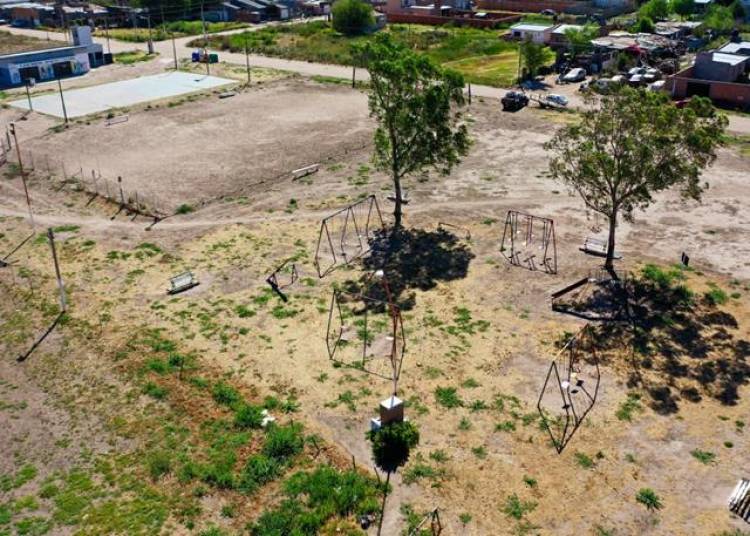 El Municipio realizará la puesta en valor de la Plaza del Barrio Laura
