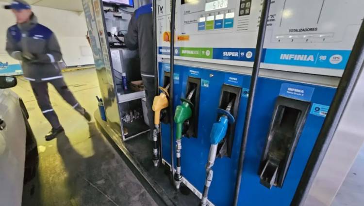 El Gobierno Nacional autoriza aumentar los combustibles de manera paulatina hasta marzo