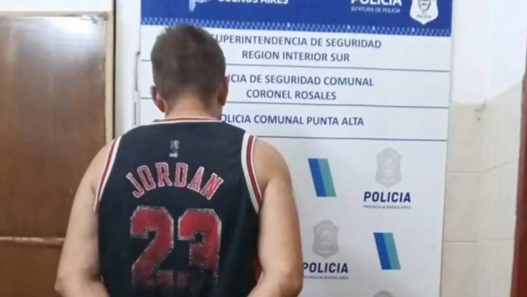 Detuvieron a un hombre por amenazar a su madre, golpear a su hermano y provocar daños