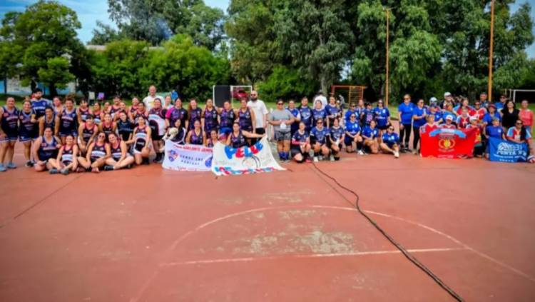Más de 250 personas participaron de jornada de salud y deporte
