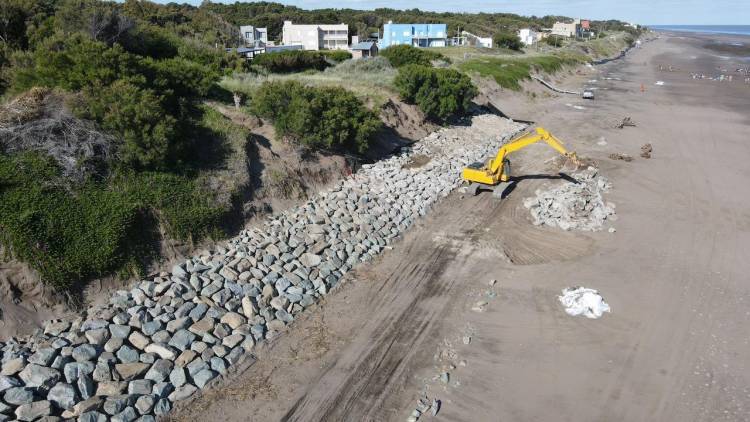 Frente costero en Pehuen Co: reanudaran la obra y “el objetivo es terminar antes de fin de año”