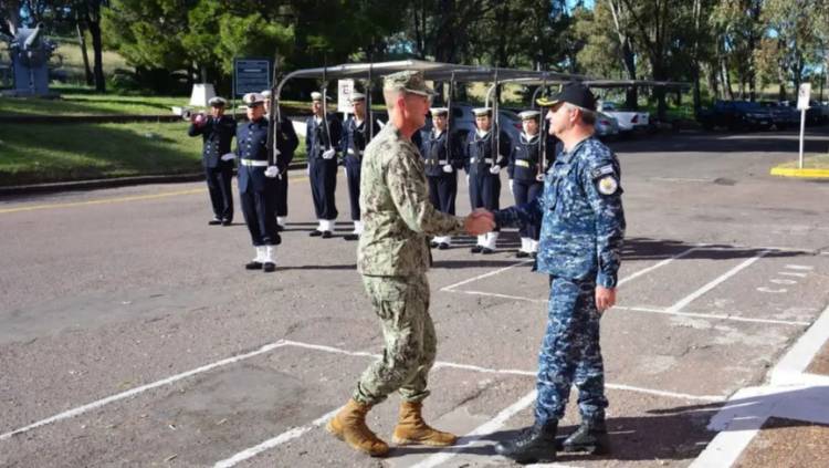 El comandante de las fuerzas especiales de Estados Unidos, visitó Puerto Belgrano