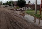 Vecinos reclaman por zanjas abiertas de aguas residuales desde hace 3 meses