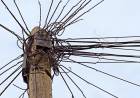 El HCD aprobó una ordenanza que exige que en 5 años no podrá haber más postes de madera para cableado