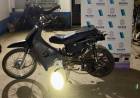 Aprehendieron a dos delincuentes, de 20 y 17 años, por circular a bordo de una moto robada