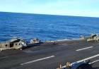 Helicópteros Sea King de la Armada Argentina operan a bordo del portaaviones USS “Nimitz”