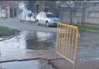 Se realizan reclamos por desbordes cloacales en pleno centro y distintos barrios