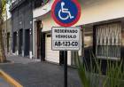 Piden relevamiento y actualización de espacios de estacionamientos reservados para discapacitados