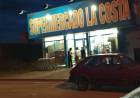 El encargado de un supermercado frustró un robo tras forcejear con un delincuente