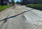 Reclamos de vecinos por el mal estado de una calle pavimentada hace menos de un año