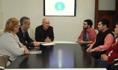 El intendente Uset entregó diplomas a rosaleños que recibieron capacitación gratuita de “Codo a codo”