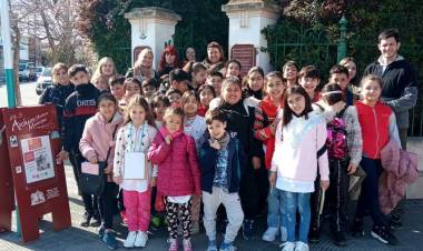 Visita de la Escuela 21 de Baterías al Archivo Histórico Municipal