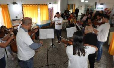 “Música Para el Alma” de los adultos mayores del Hogar Municipal del Anciano