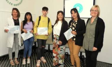 El Municipio reconoció a los adolescentes y jóvenes que hicieron prácticas profesionalizantes 