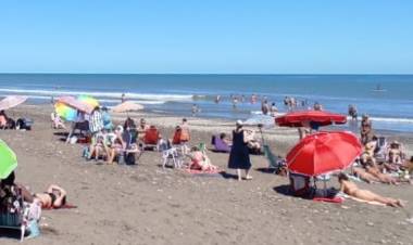 Pehuen Co tuvo gran afluencia de turistas y visitantes durante el fin de semana largo 