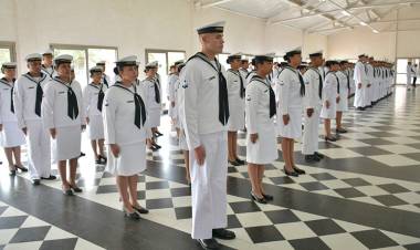Egresos en la Escuela de Suboficiales de la Armada