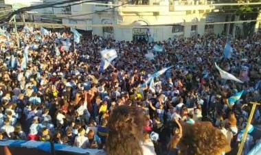 Centenares de Puntaltenses celebraron en 25 de Mayo y Bernardo de Irigoyen