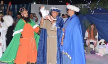 Se realizó la emotiva 19 edición de la Bajada de los Reyes Magos en Punta Alta