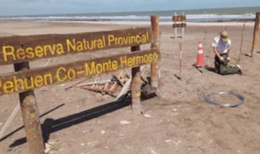 Pehuen Co: Cortaron el alambrado que protege el yacimiento de huellas fósiles