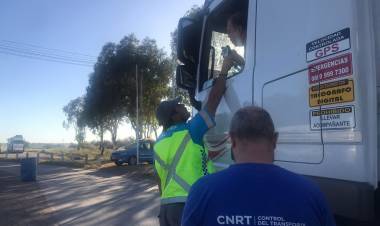 Un camionero que transportaba 35mil litros de combustible dio positivo en un control de alcoholemia